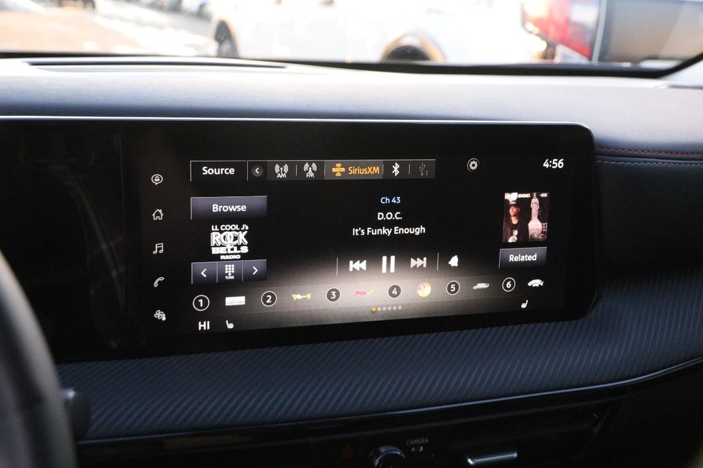 Nissan Kicks Vehicle Image 16