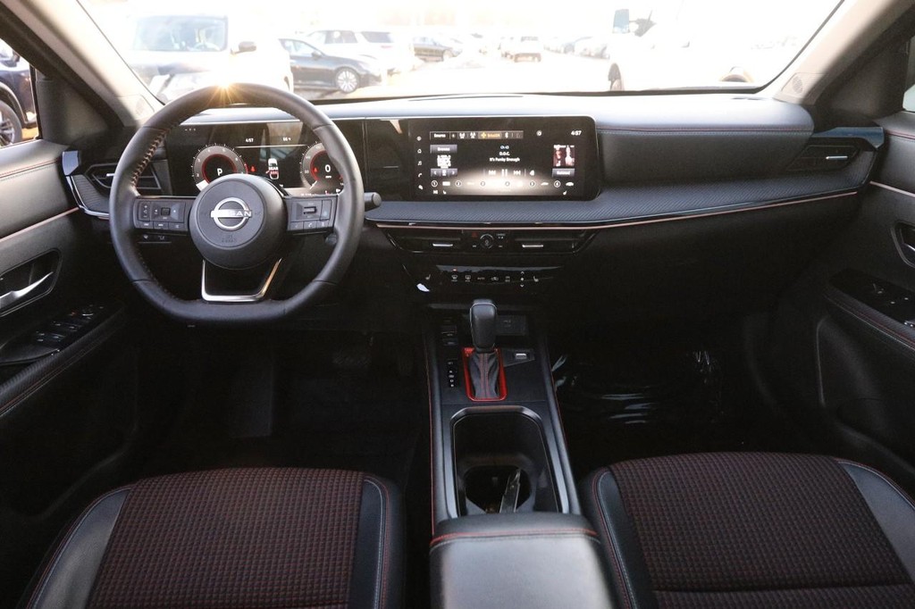 Nissan Kicks Vehicle Image 21