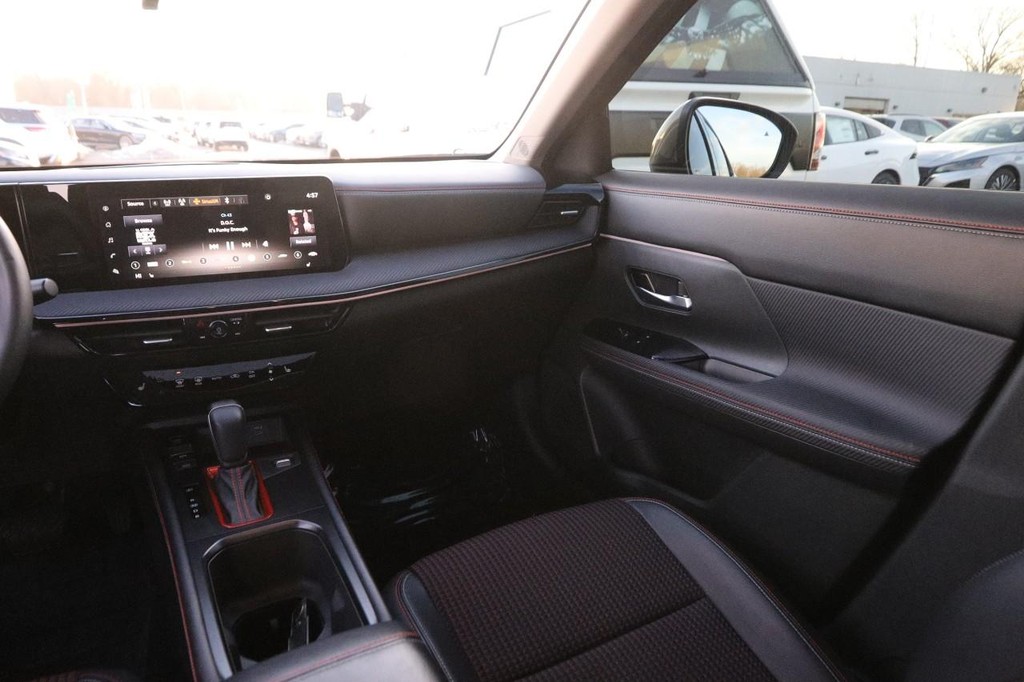 Nissan Kicks Vehicle Image 25