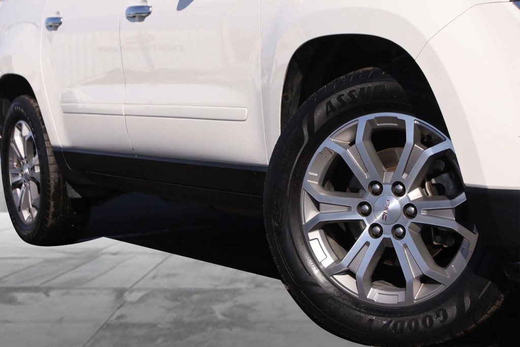 GMC Acadia Vehicle Image 03