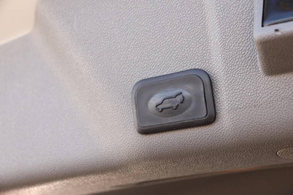 GMC Acadia Vehicle Image 08