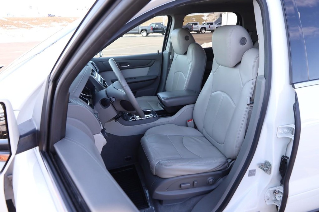 GMC Acadia Vehicle Image 09