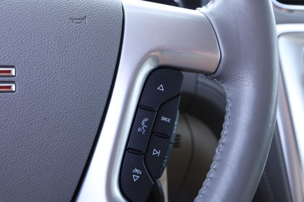GMC Acadia Vehicle Image 13