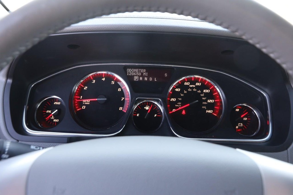 GMC Acadia Vehicle Image 14