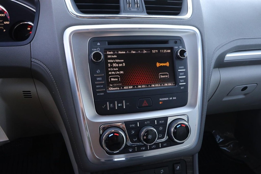 GMC Acadia Vehicle Image 15