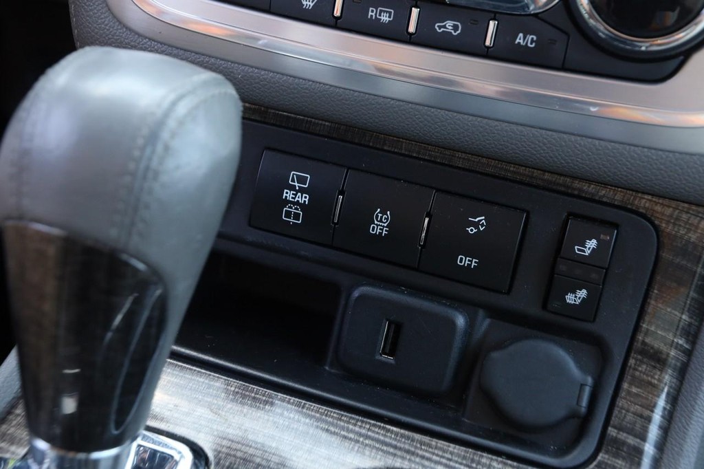 GMC Acadia Vehicle Image 18