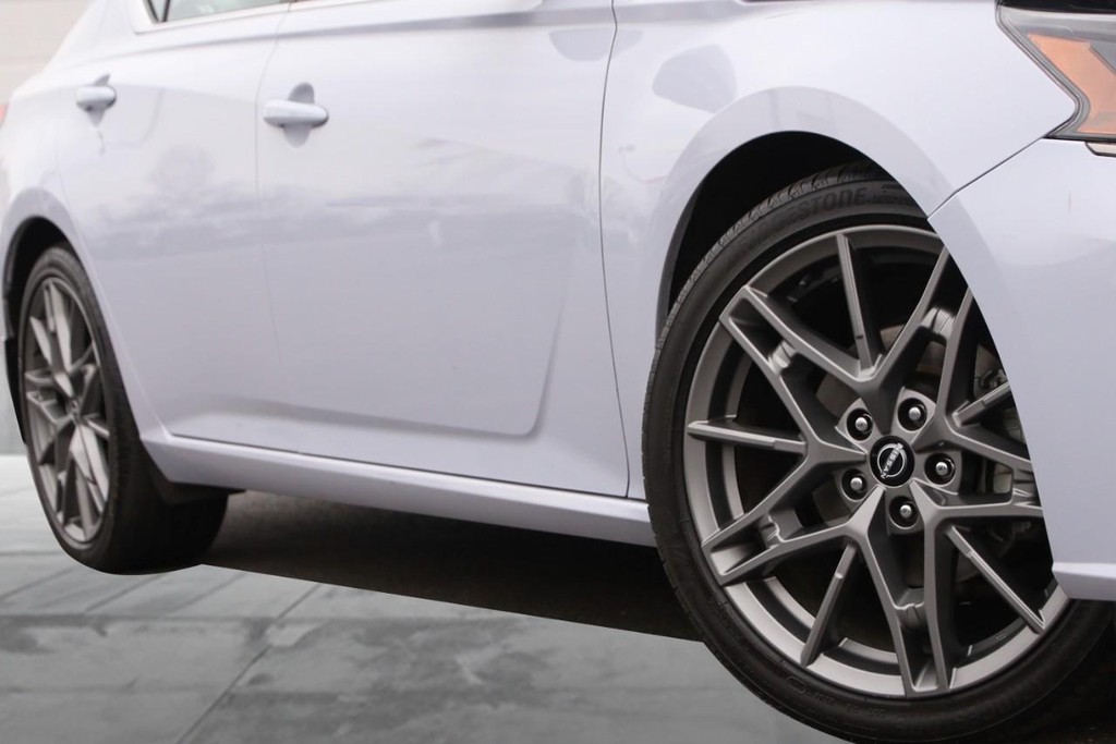 Nissan Altima Vehicle Image 03