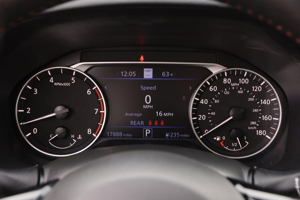 Nissan Altima Vehicle Image 14