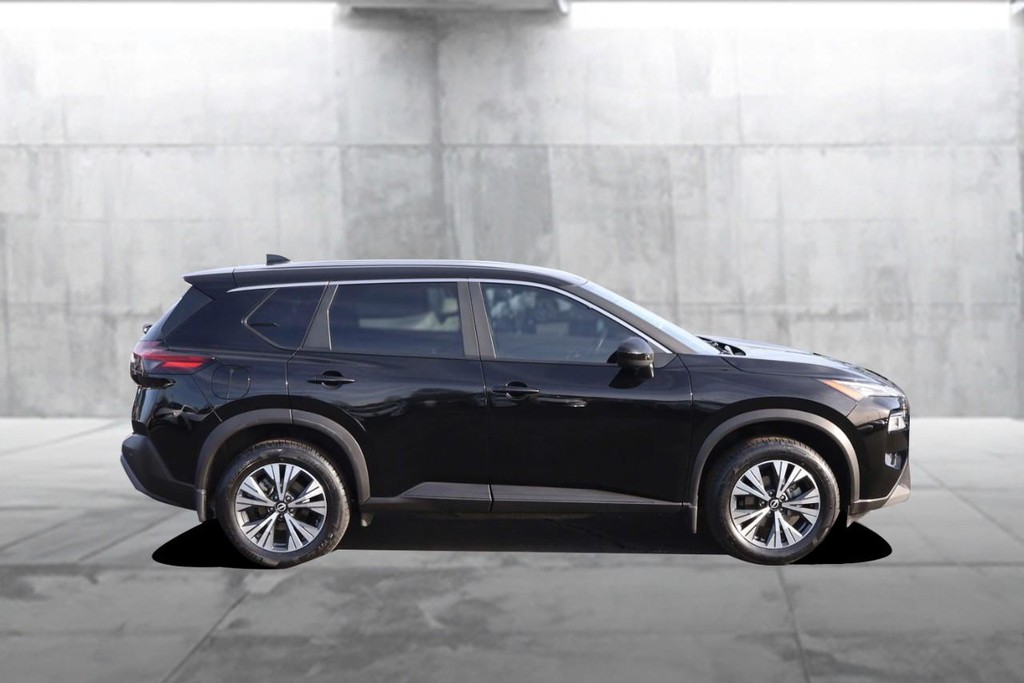 Nissan Rogue Vehicle Image 05