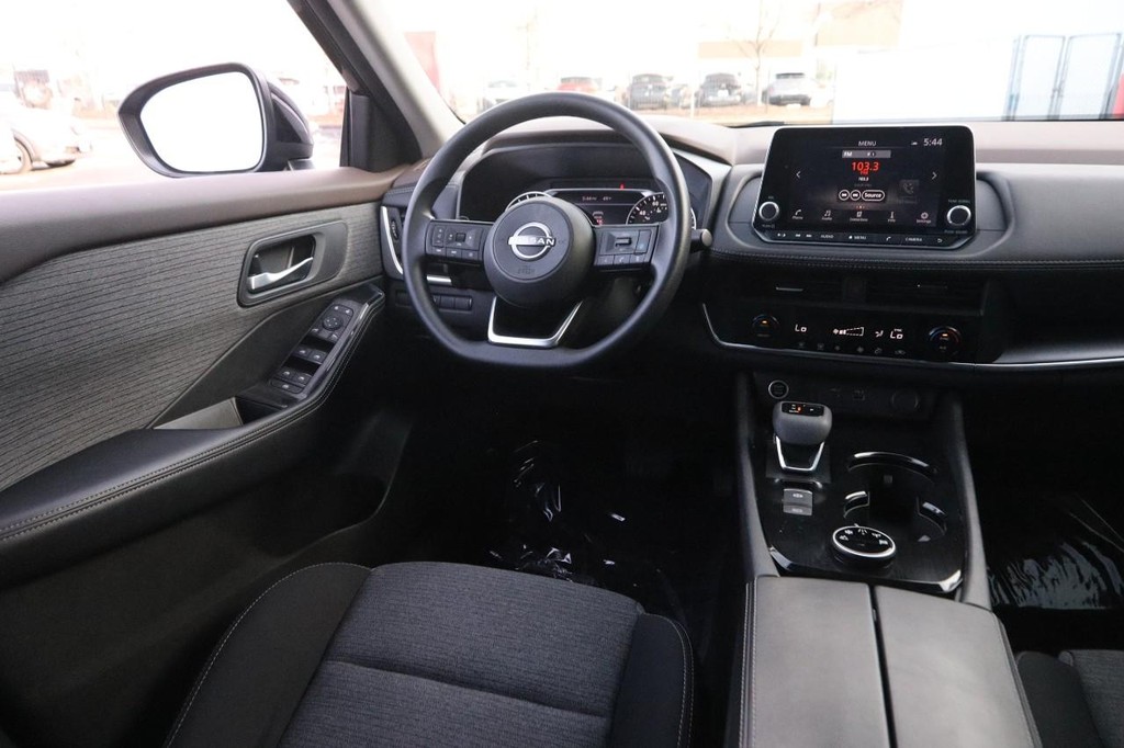 Nissan Rogue Vehicle Image 21