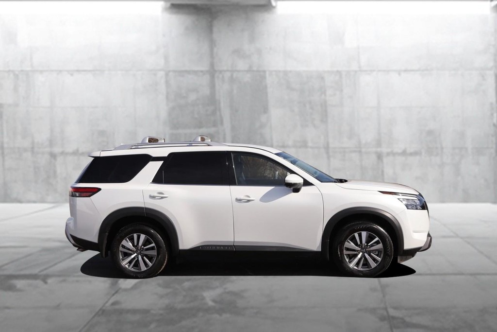 Nissan Pathfinder Vehicle Image 05