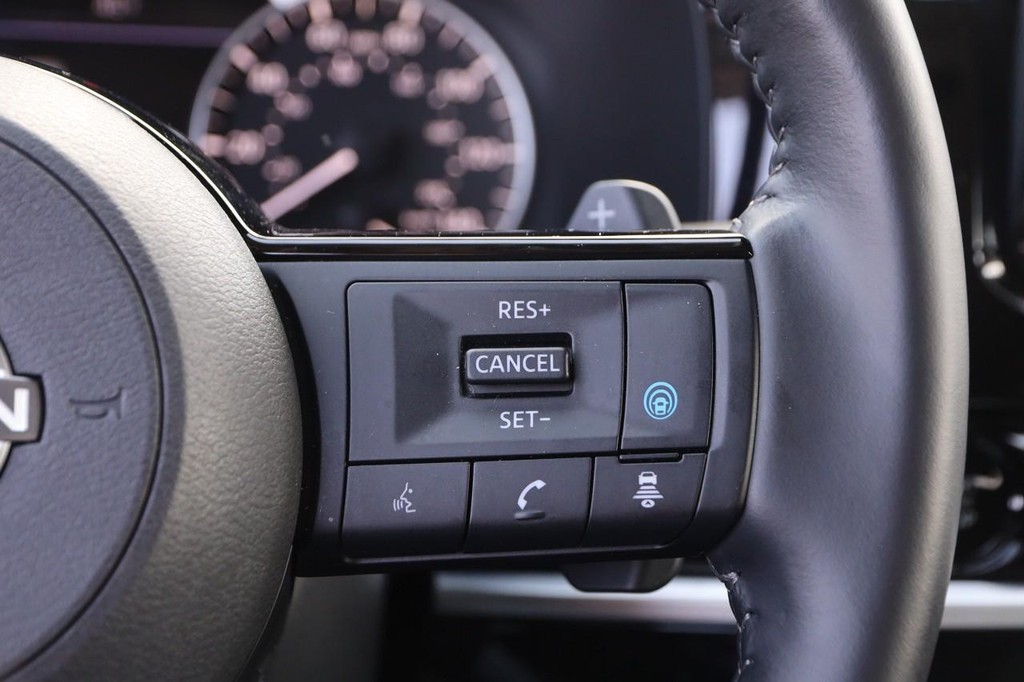 Nissan Pathfinder Vehicle Image 13