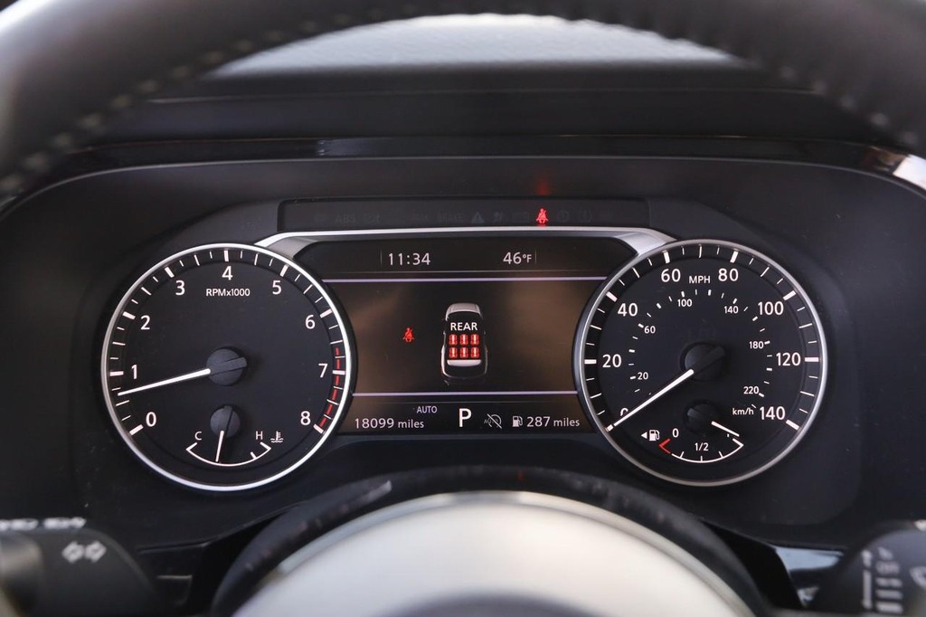 Nissan Pathfinder Vehicle Image 14