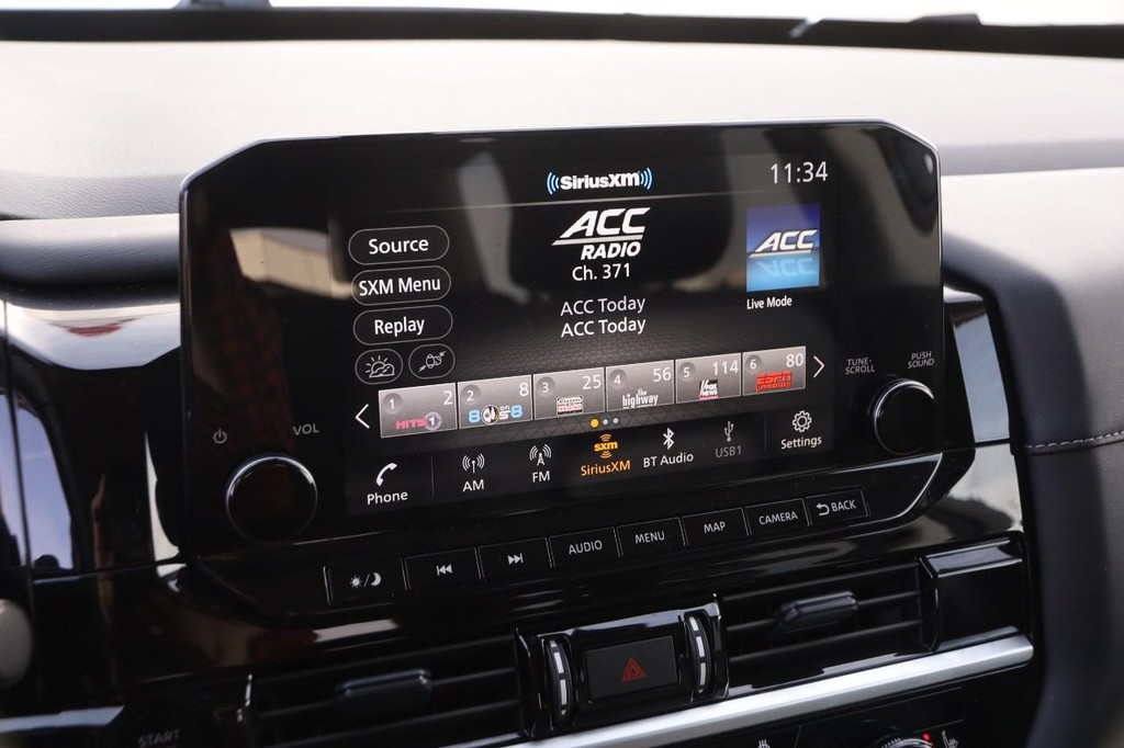 Nissan Pathfinder Vehicle Image 16