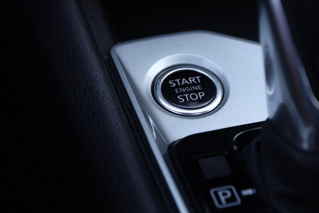 Nissan Altima Vehicle Image 14