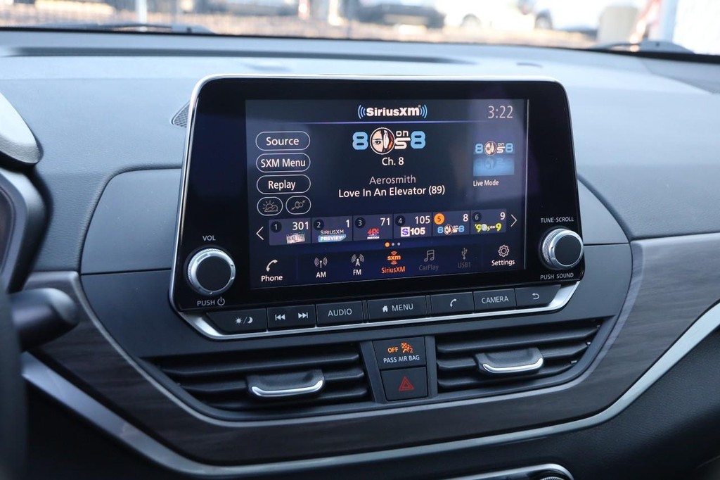 Nissan Altima Vehicle Image 15