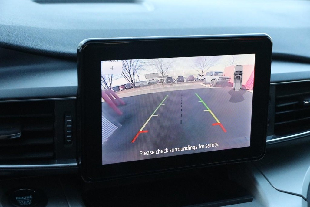 Ford Explorer Vehicle Full-screen Gallery Image 20