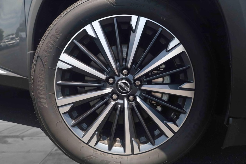 Nissan Pathfinder Vehicle Image 03