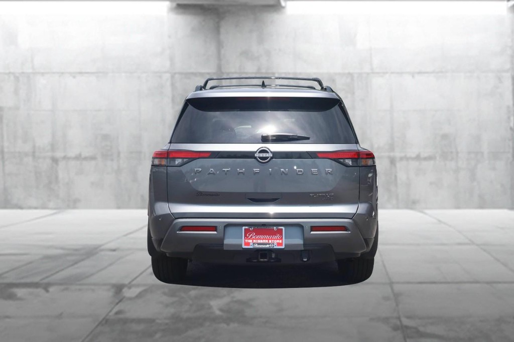 Nissan Pathfinder Vehicle Image 06