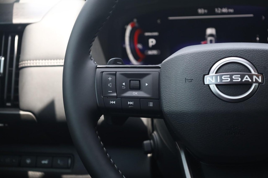Nissan Pathfinder Vehicle Image 10