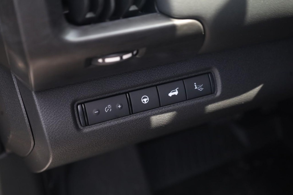 Nissan Pathfinder Vehicle Image 12