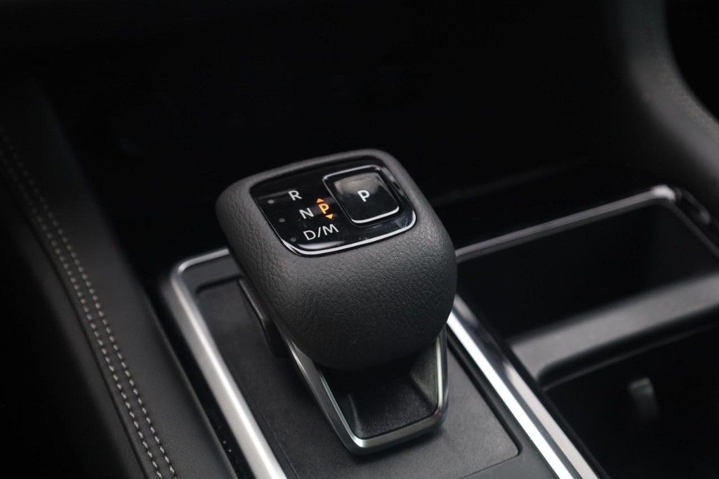 Nissan Pathfinder Vehicle Image 19