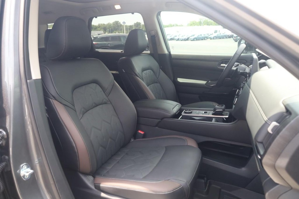Nissan Pathfinder Vehicle Image 21