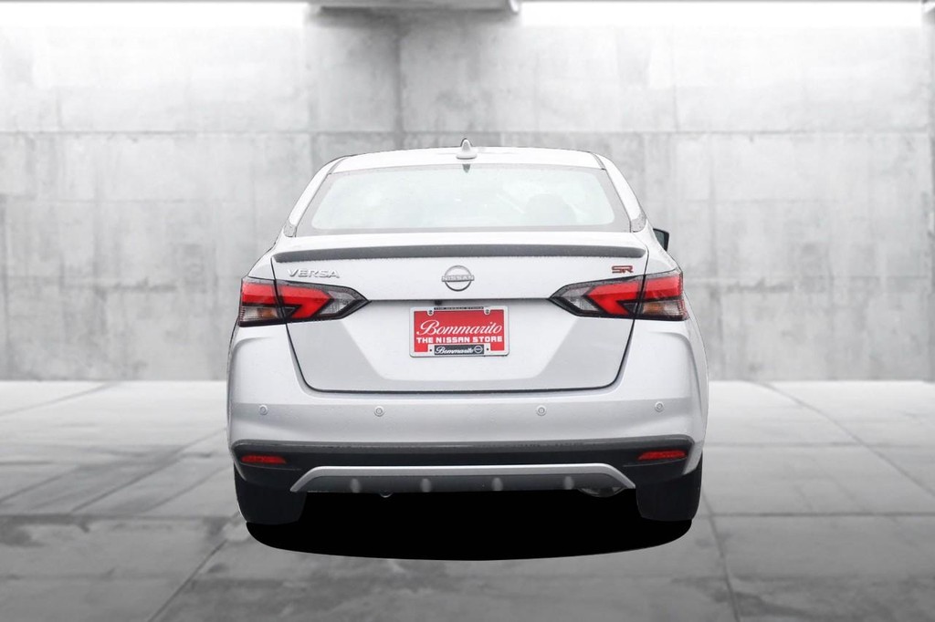 Nissan Versa Vehicle Image 06