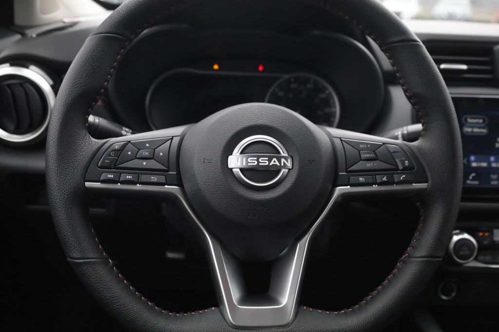 Nissan Versa Vehicle Image 08