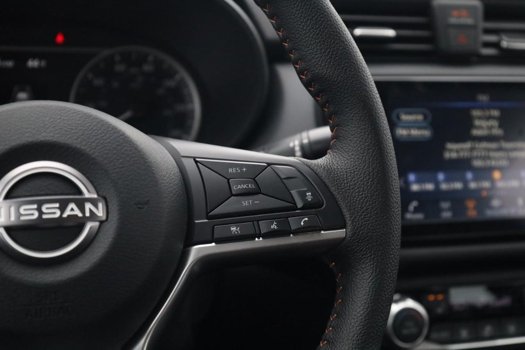 Nissan Versa Vehicle Image 09