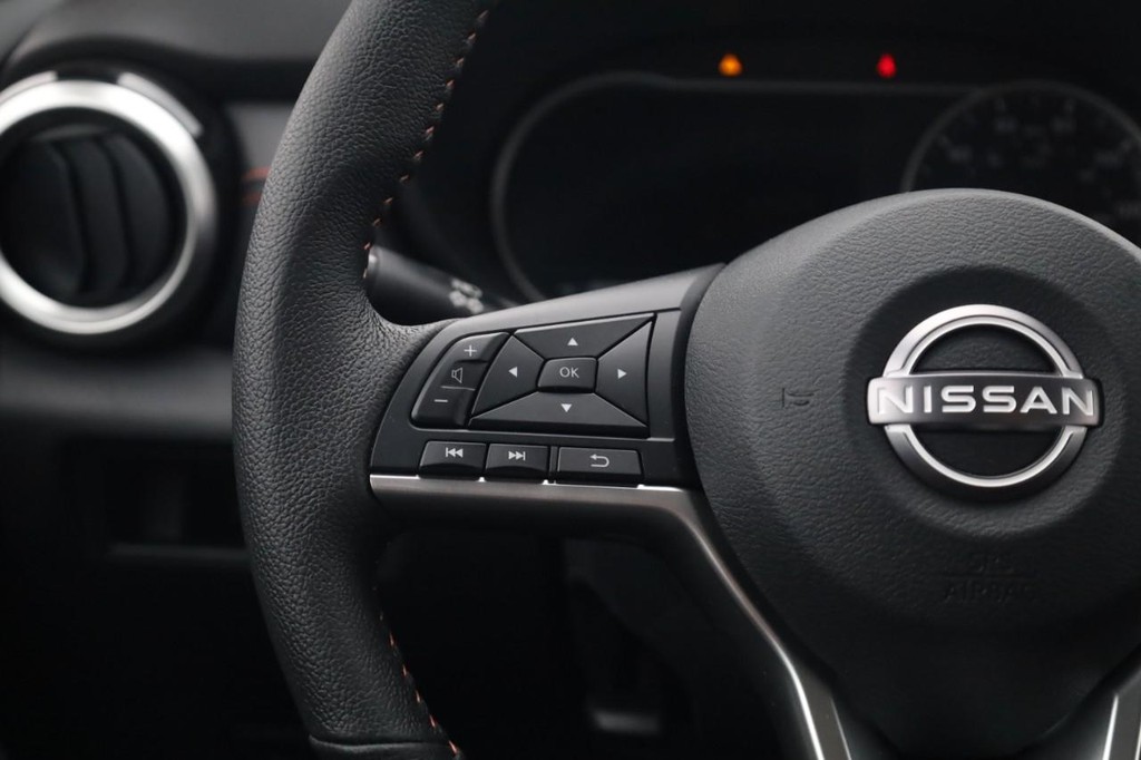 Nissan Versa Vehicle Image 10