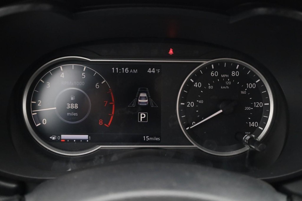 Nissan Versa Vehicle Image 12