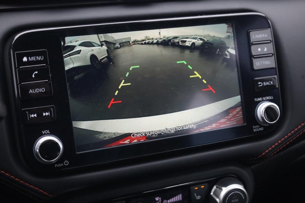 Nissan Versa Vehicle Image 14