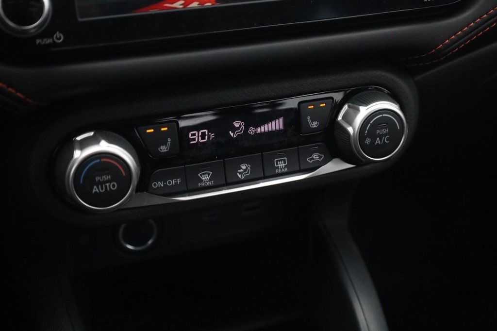 Nissan Versa Vehicle Image 15