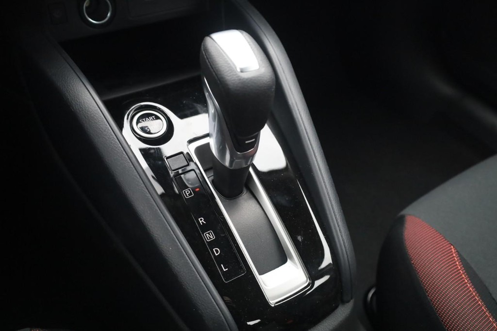 Nissan Versa Vehicle Image 17