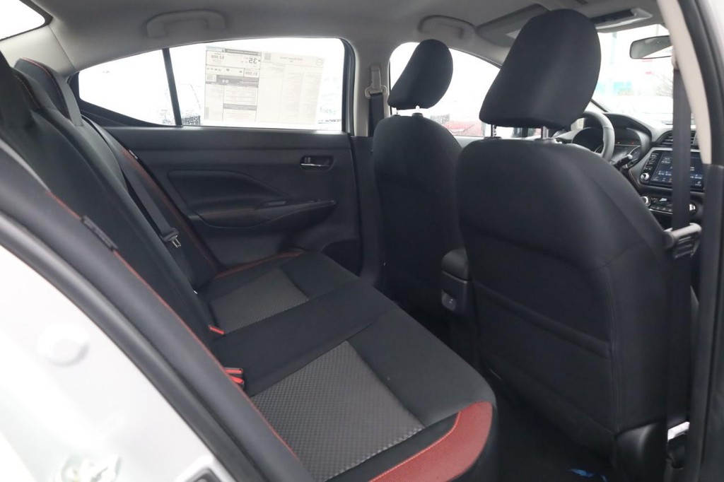 Nissan Versa Vehicle Image 20