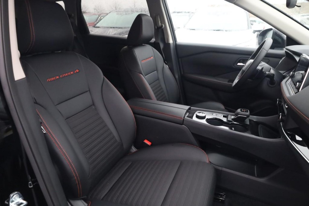 Nissan Rogue Vehicle Image 20