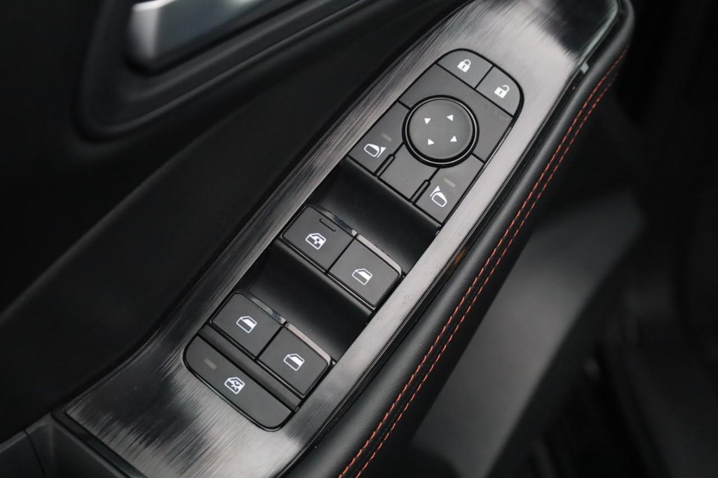 Nissan Rogue Vehicle Image 11