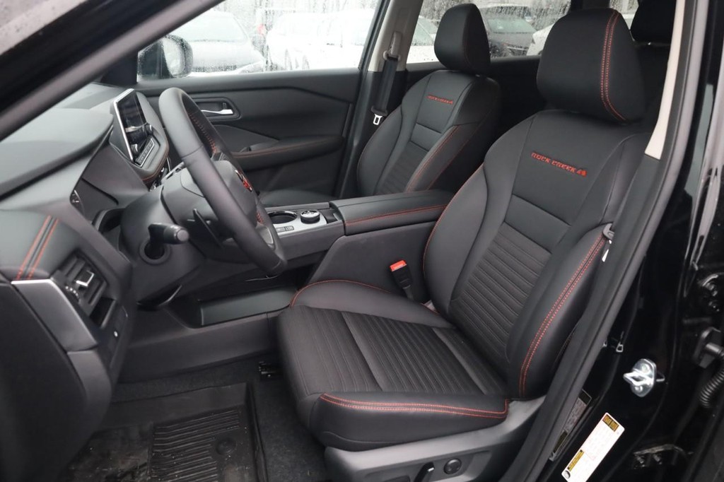 Nissan Rogue Vehicle Image 19