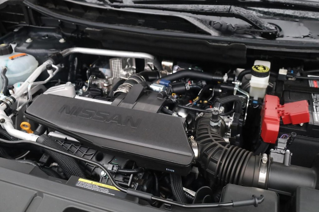 Nissan Rogue Vehicle Image 23