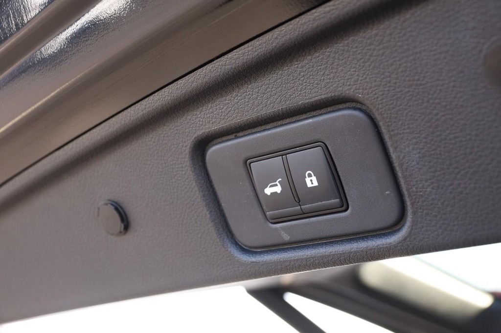 Nissan Pathfinder Vehicle Image 09