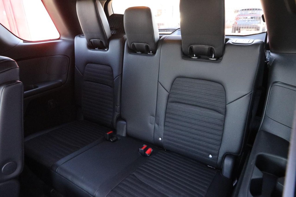 Nissan Pathfinder Vehicle Image 12