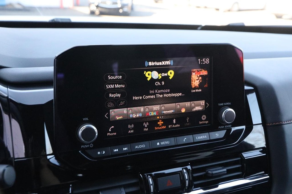 Nissan Pathfinder Vehicle Image 18