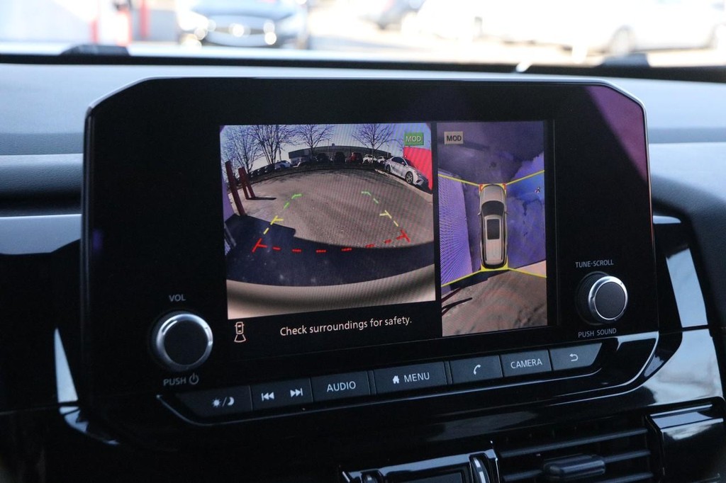 Nissan Pathfinder Vehicle Image 19