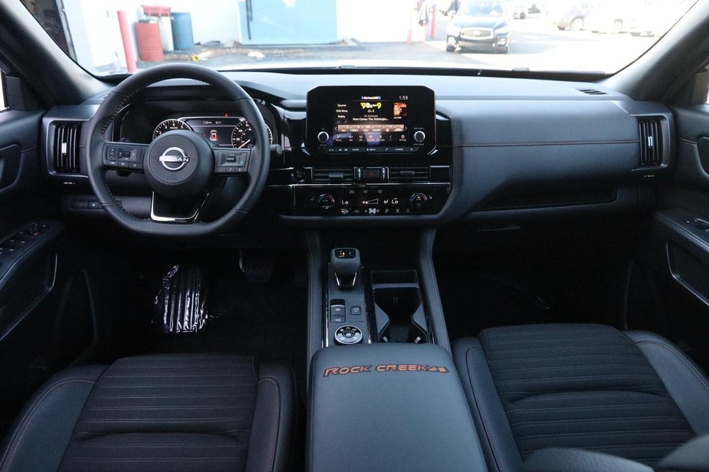 Nissan Pathfinder Vehicle Image 23