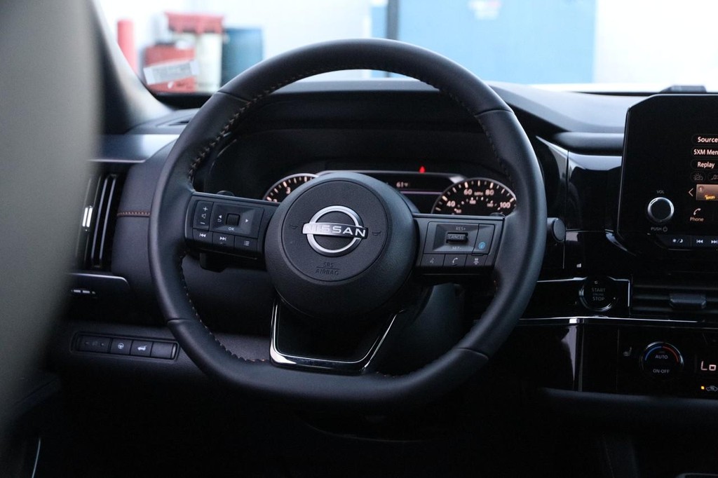 Nissan Pathfinder Vehicle Image 25