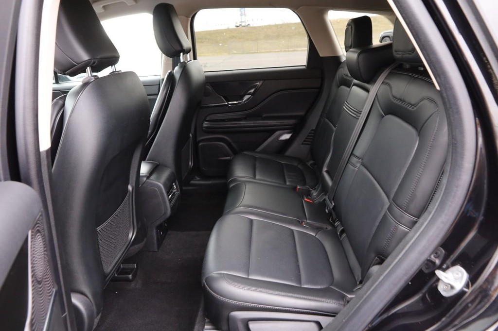 Lincoln Corsair Vehicle Image 10