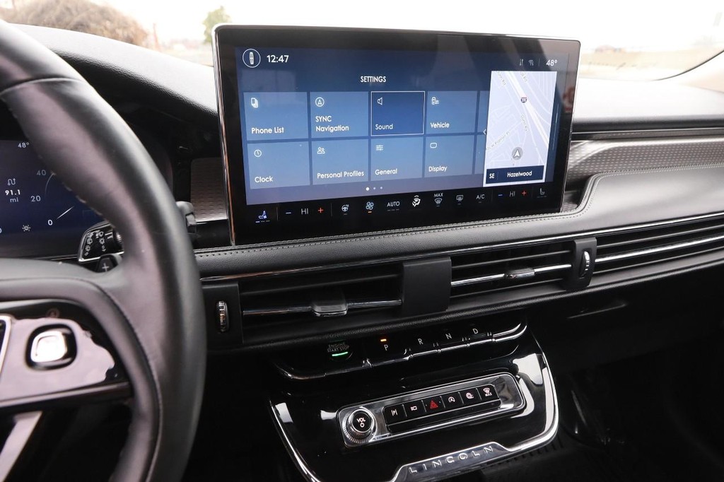 Lincoln Corsair Vehicle Image 16