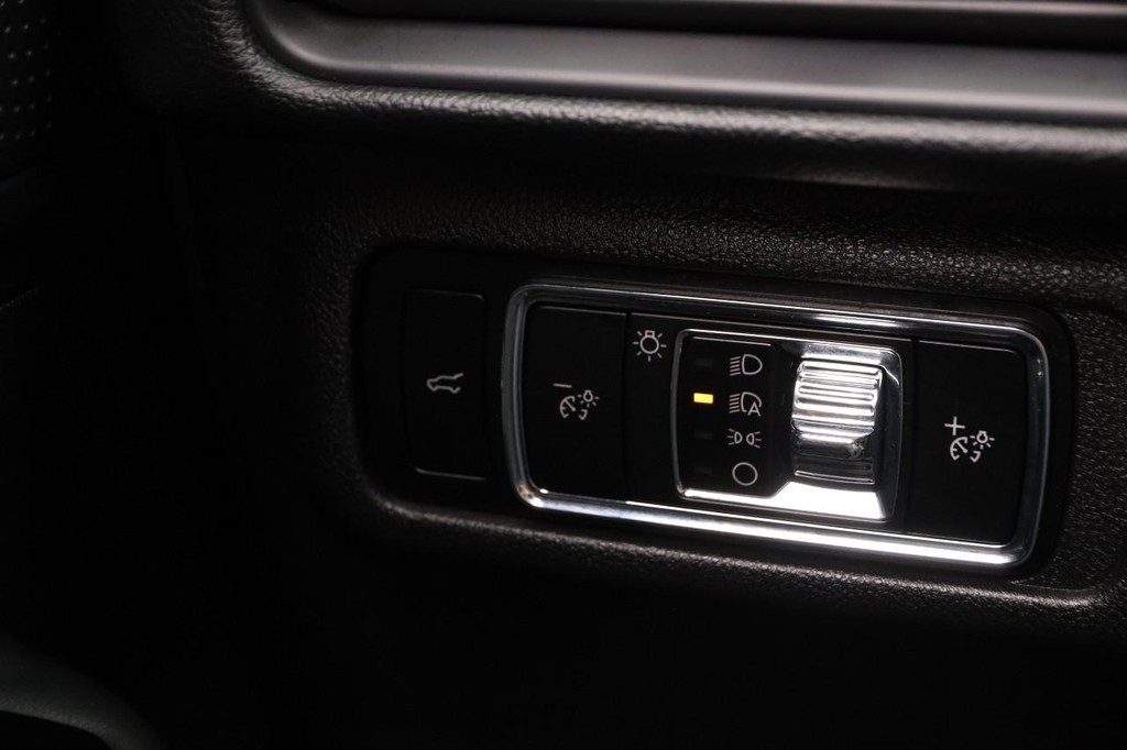 Lincoln Corsair Vehicle Image 21