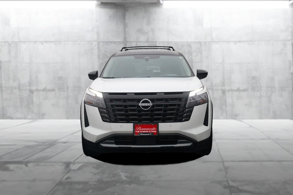 Nissan Pathfinder Vehicle Image 04